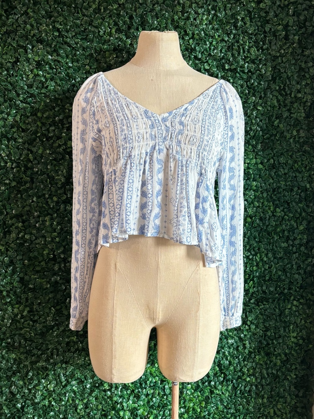 True Craft Blue White Smocked Boho Peasant Top Cottagecore Size L